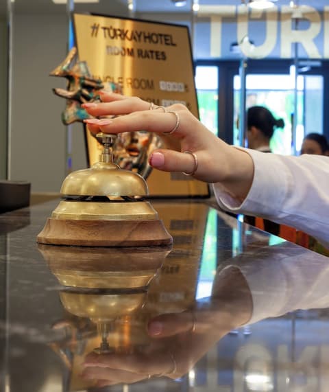 Turkay Hotel, Reception