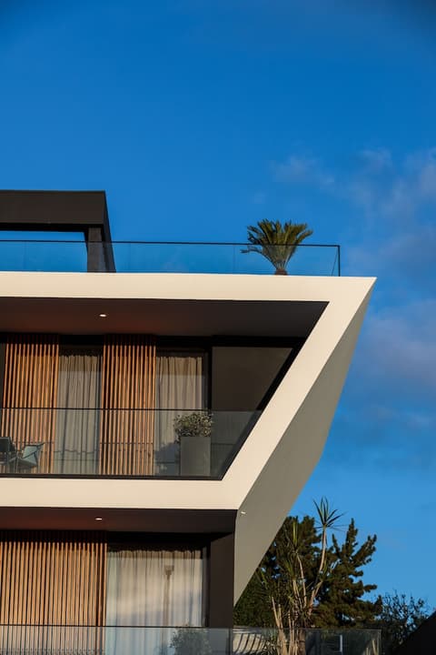 The Shipyard Angra, Front of property