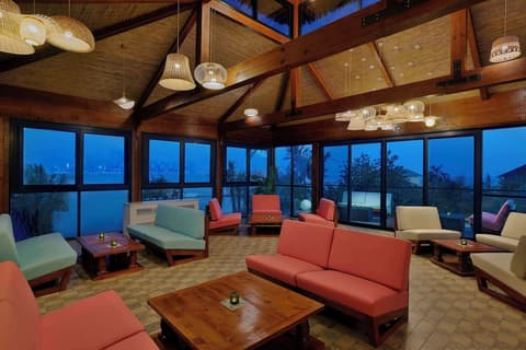 Anantara World Islands Dubai Resort, Lobby