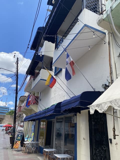 RIG Casa Conde, Exterior