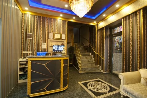 Golden Horn Park Hotel, Interior entrance
