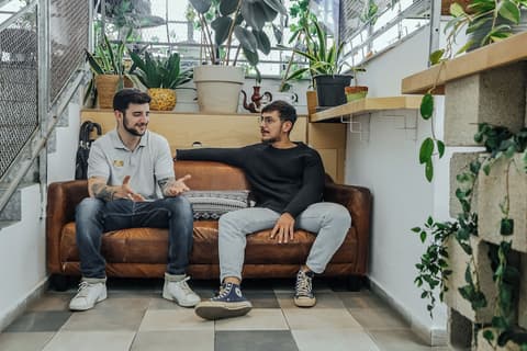 Domus Metro Hotel, Reception