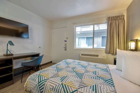 Studio 6 Albuquerque, NM – Midtown, Room