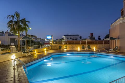 Theos village apartments, Pool