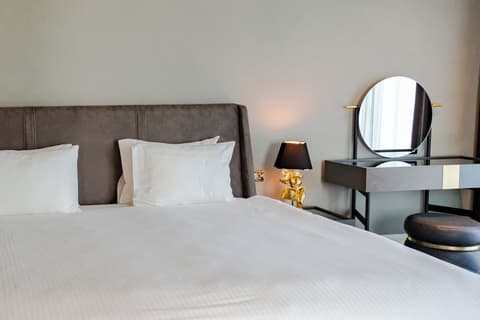 Windsor Hotel & Convention Center, Room