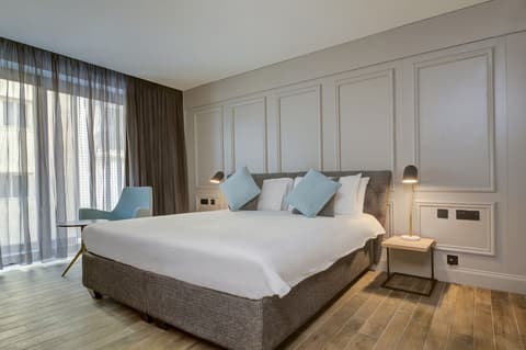 Land's End Boutique Hotel, Room