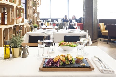 Kombinat Rooms City Center, Restaurant