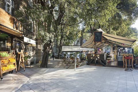 Kombinat Rooms City Center, Restaurant