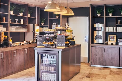 easyHotel Paris Charles de Gaulle, Breakfast area