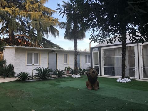 Room in B&B - B & b Oasis Passion Fiera - Triple Room, Front of property