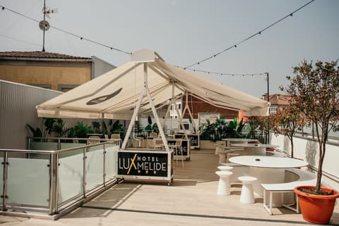 Hotel Lux Melide, Terrace/patio