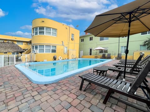 Ocean's Sound Hotel, Pool