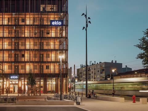 Eklo Toulouse, Exterior