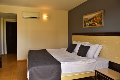 Nora Suit Hotel, Room