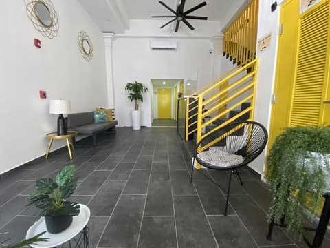 Hotel Nest, Reception