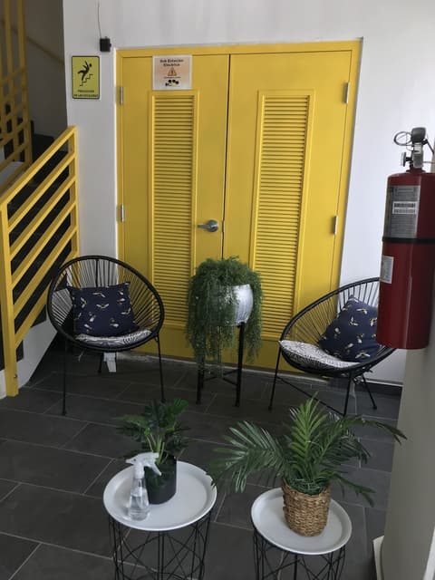 Hotel Nest, Reception