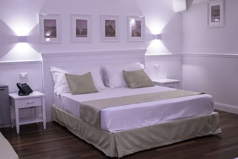 Palazzo Sant'Elena, Room