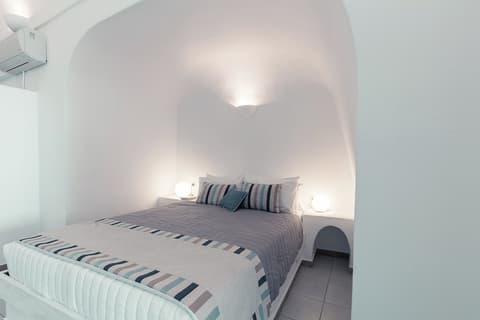 La Maltese Estate, Room