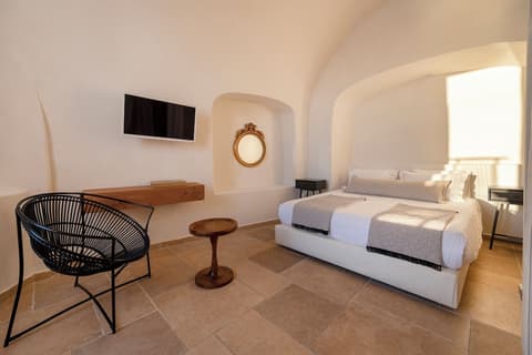 La Maltese Estate, Room