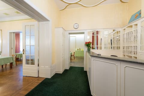 W22 Hotel am Kurfürstendamm, Reception