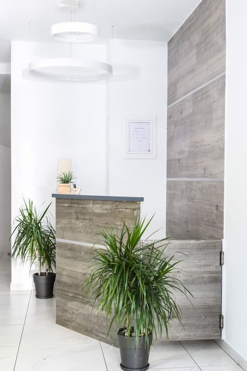 Iasonos Suites, Reception