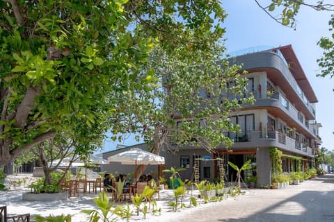 Ayala Ocean View, Exterior