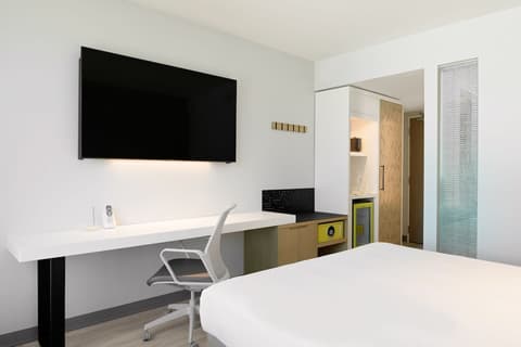 Astra Hotel, Seattle, A Tribute Portfolio Hotel by Marriott, Room