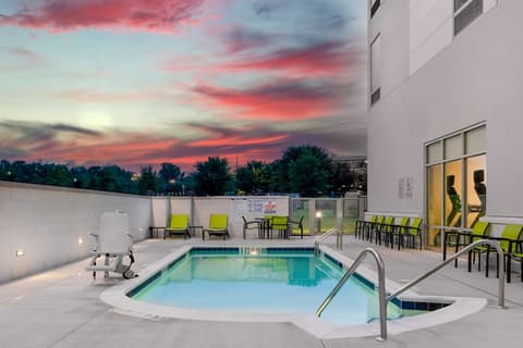 SpringHill Suites Charlotte Airport Lake Pointe, Pool