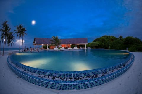 Hondaafushi Island Resort, Pool