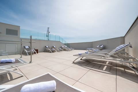Nemea Appart`Hotel Riviera Nice Aeroport, Rooftop pool