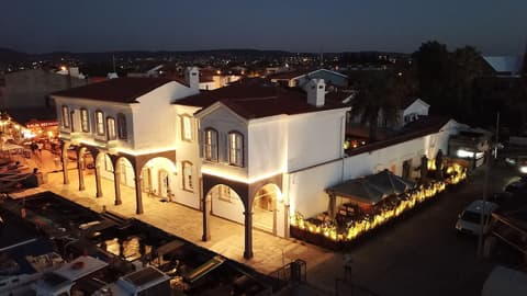 Gumruk Otel Urla, Front of property