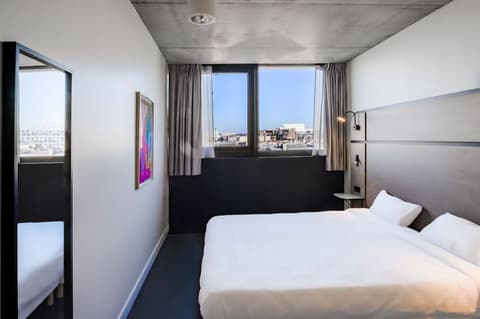 The People Paris Marais, Room