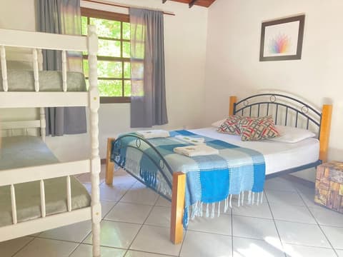 5to Elemento House, Room