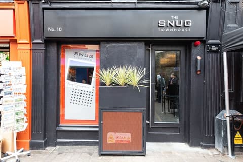 The Snug Townhouse, Front of property