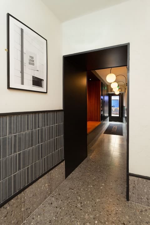 The Snug Townhouse, Reception