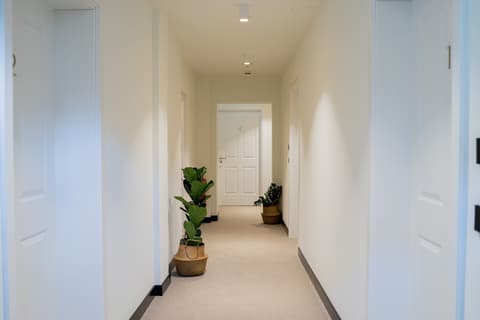 Bob W Peterhof, Reception