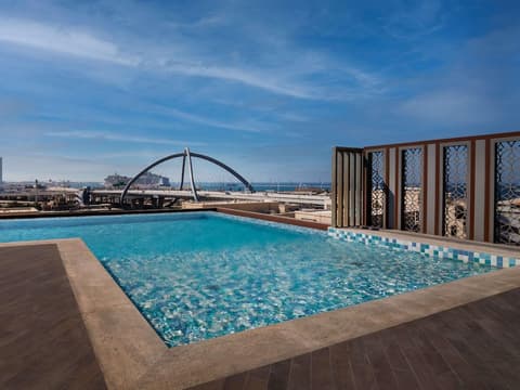 Ibis Styles Dubai Deira, Exterior