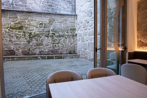 Hotel Porto Interface Trindade By Kavia, Terrace/patio