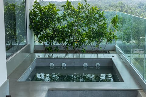 Crystal Sands, Private pool