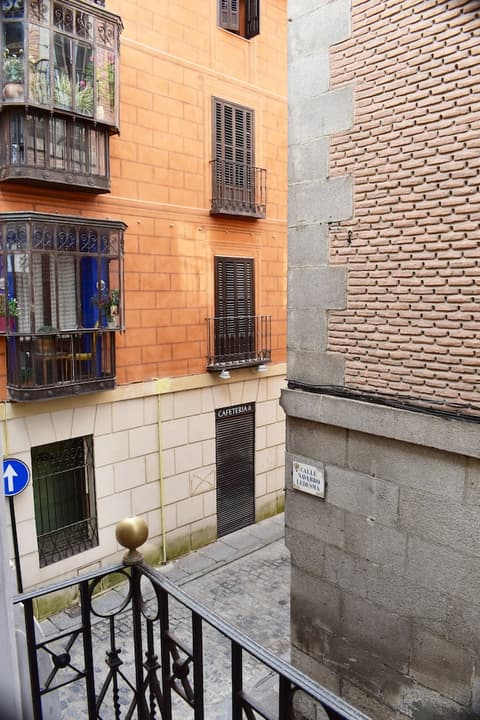 ToledoRooms Palacios, Front of property