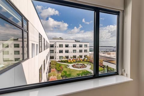 Cambria Hotel Portland Downtown-Old Port, Room