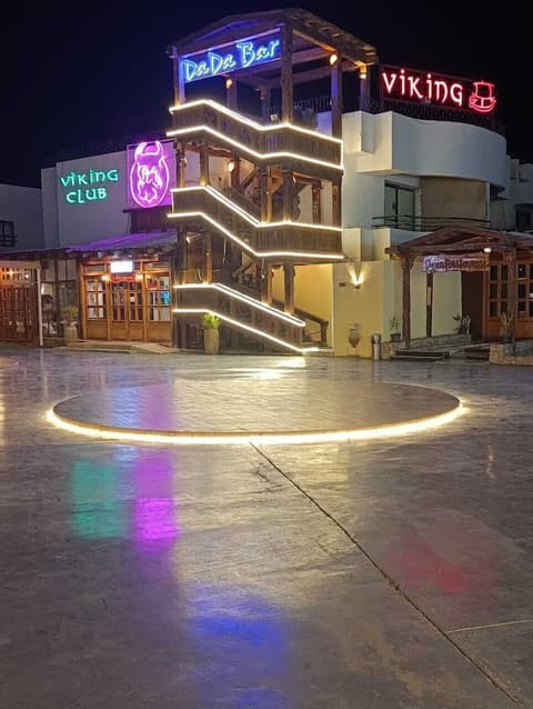 Viking Club Hotel, Reception