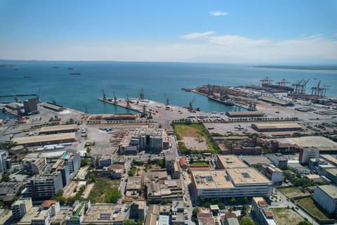 Elephant Suites, Exterior