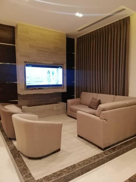 Big Ben Hotel Suites, 