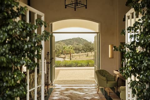 La Dehesa de Don Pedro, Reception