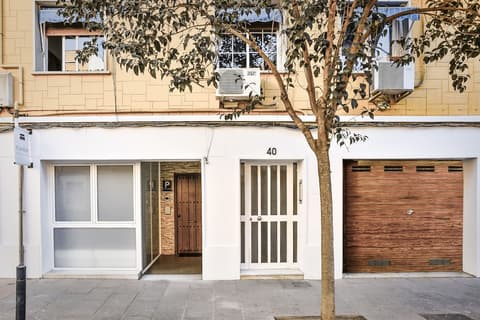 Laramond Barcelona Rooms, Front of property