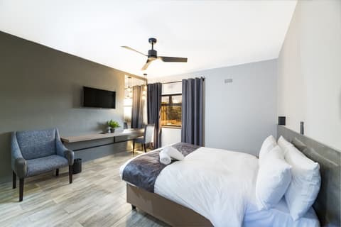 N1 Hotel Rotten Row Harare, Room