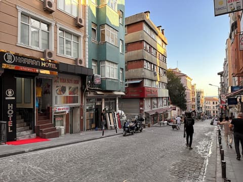 Harran Hotel, Front of property