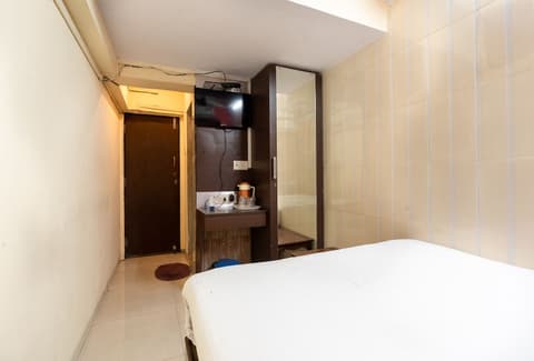 Hotel Arma Near BKC, Room