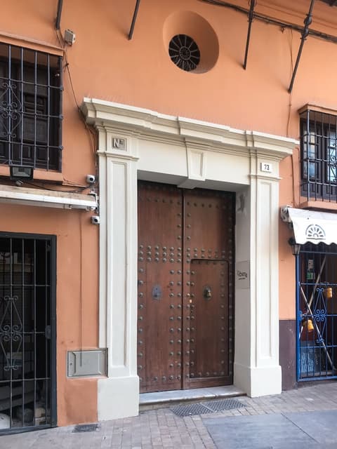 Líbere Málaga La Merced, Exterior detail